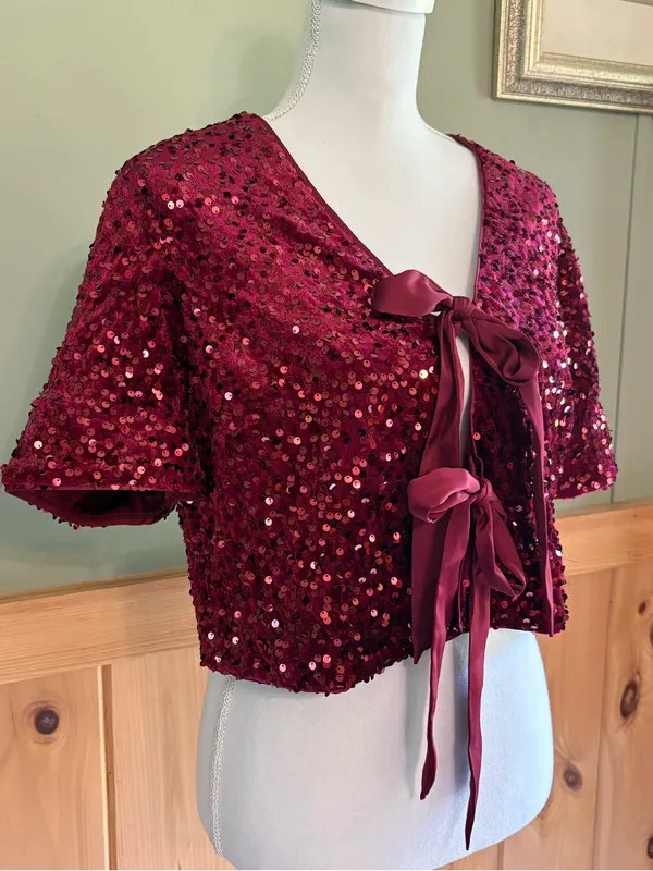 CeCe Cropped Velvet Sequin Short Sleeve Bow Front Top size Medium NWT - Image 2