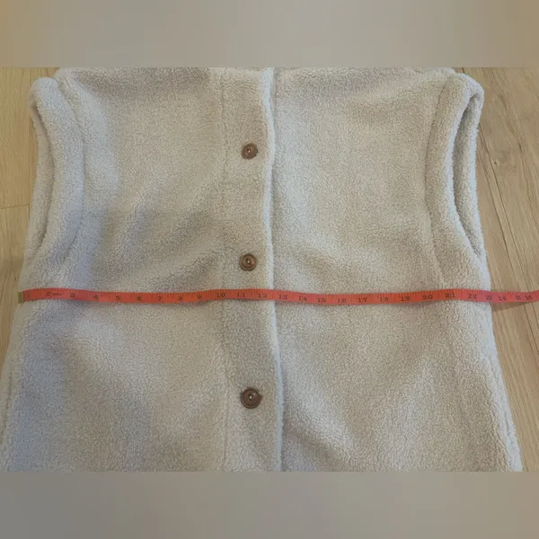 Amazon Women’s Oversized Sherpa Vest - Image 3