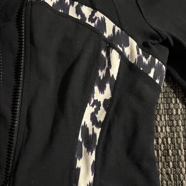 Lululemon define jacket animal print limited edition Luon - Image 4