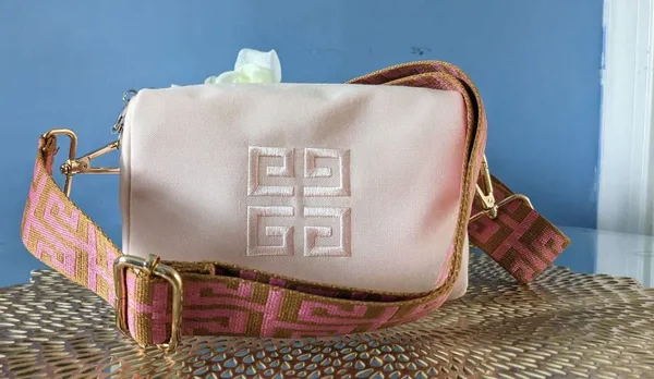 Givenchy Pouch - Image 8