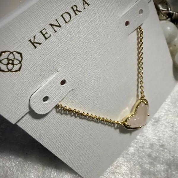 Kendra Scott Ari Heart Gold Pendant Necklace in Pale Rose Quartz - Image 2