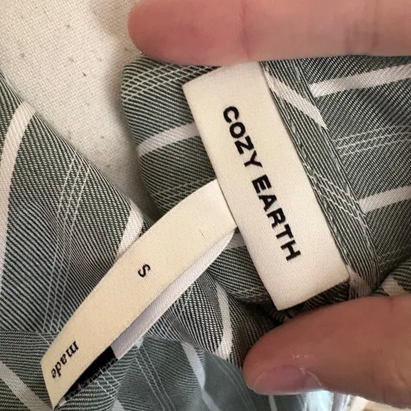COZY‎ EARTH Soft Woven Long Sleeve Pajama Top green Stripes NWT Size Small - Image 6