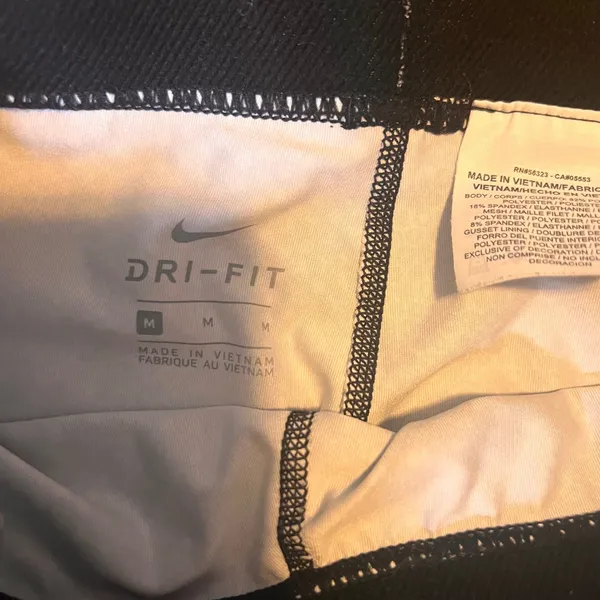 Nike Pro Women's Training Capri Leggings Black‎ White Pattern Medium - Image 2