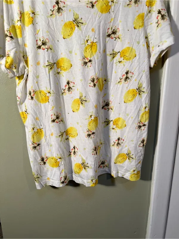 Meadow Rue Anthropologie Women’s Size Medium Crewneck T-Shirt White Lemon Print - Image 6