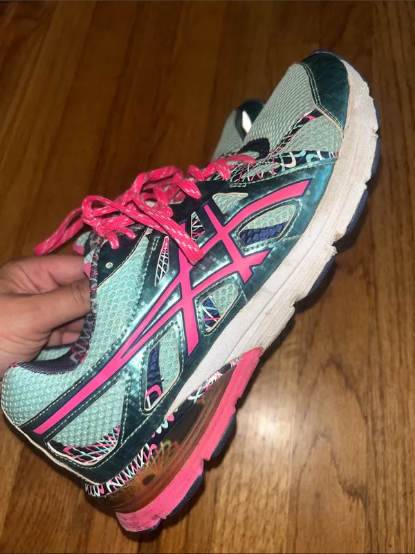 ASICS Gel-Preleus women's running shoes in the Ice Blue and Hot Pink size 11 - Image 3