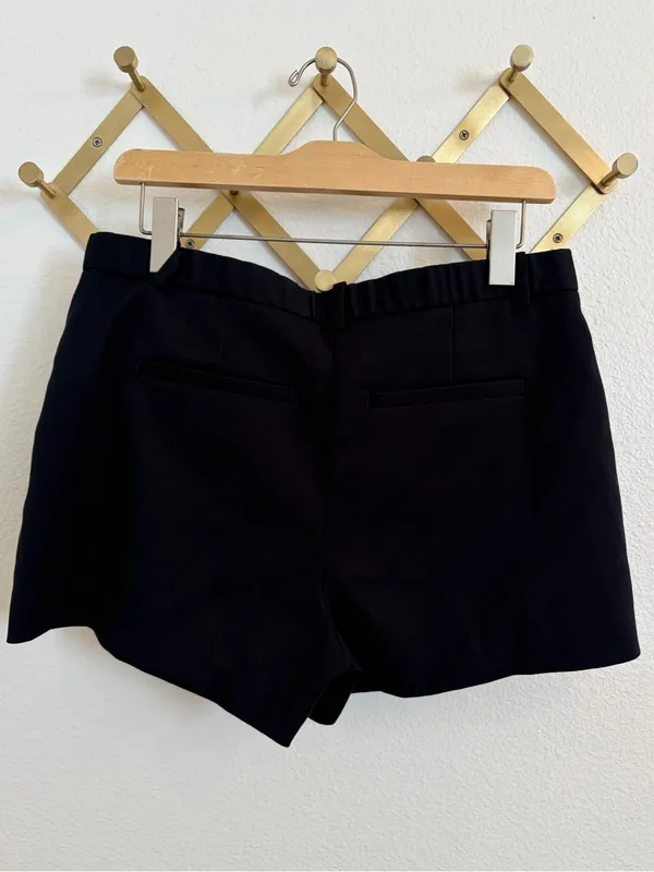 Abercrombie & Fitch Sloane Black High-Waist Tailored Shorts - Image 2
