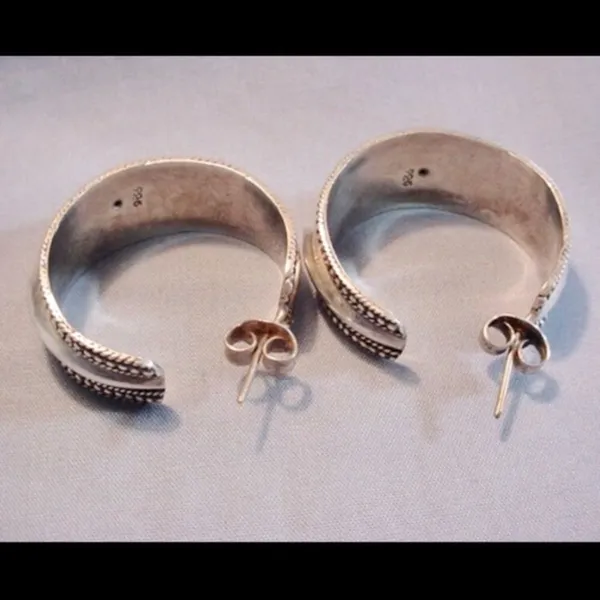 Vintage Sterling Silver Raised Midline Granulated Edge Accent 925 Hoops Earrings - Image 4