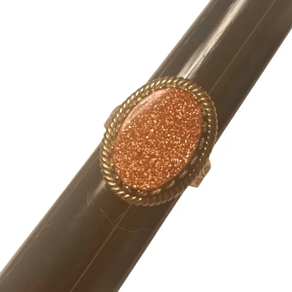 Vintage Ornate Oval Sparkly Gemstone Ring Gold - Image 6
