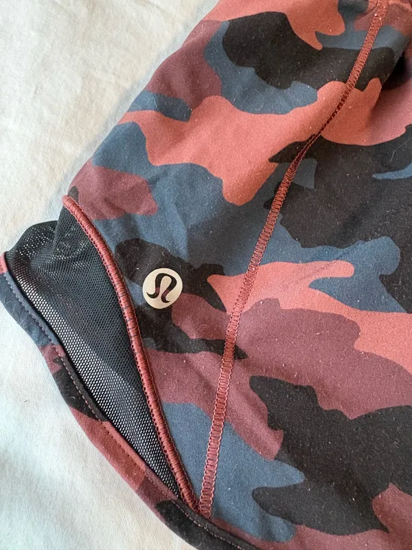 Hotty Lululemon Hot 2.5" Shorts camo - Image 4