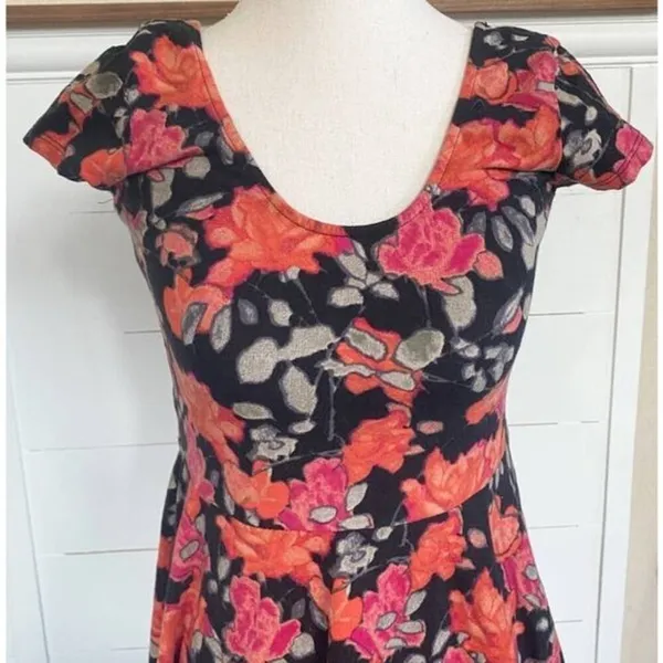 Kimchi‎ Blue by Urban Outfitters Skater Cap Sleeve Floral Dress - M - Image 5