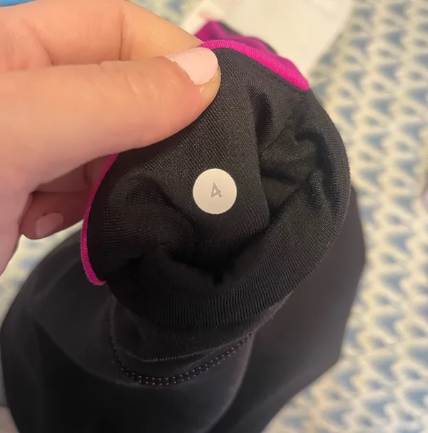 Lululemon Leggings Reversible Black Crop - Image 5