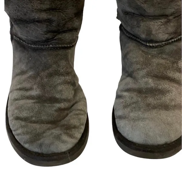 UGG Classic Tall Black Sheepskin Fur Lined Boots Cozy 8 Snow Winter - Image 3