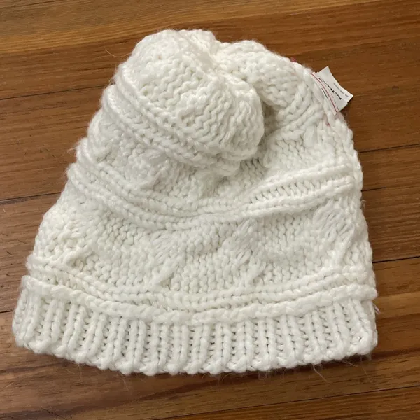 The North Face White Cable Knit Beanie Pom Womens One Size - Image 11