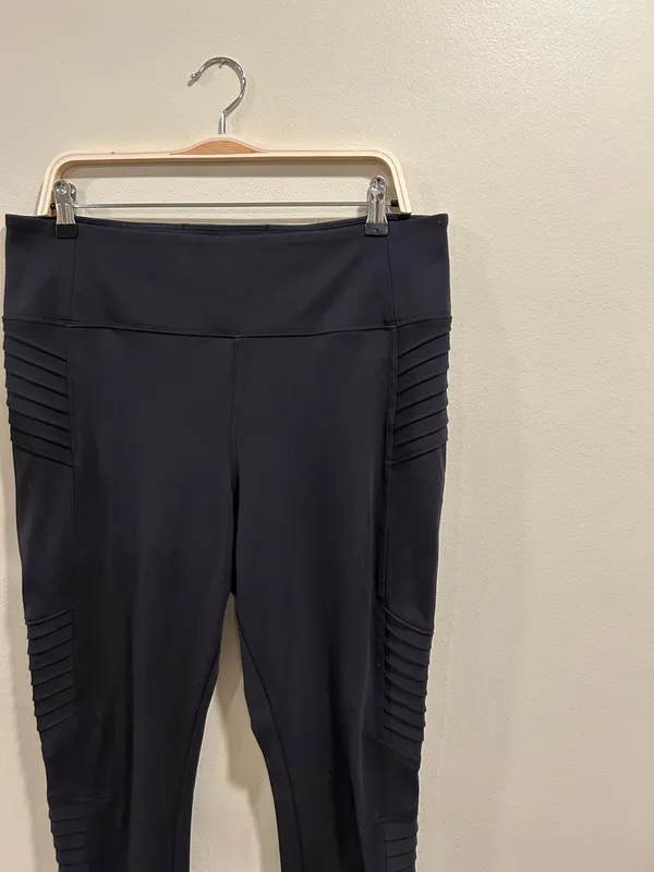 Athleta XL Delancey Motto Leggings - Image 3