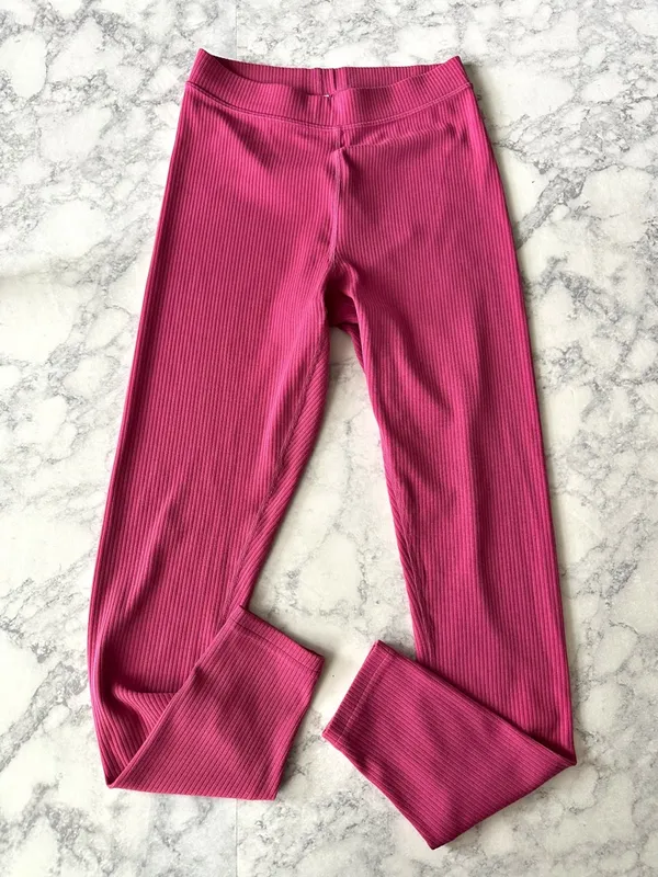 Alo Yoga Ribbed High-Waist 7/8 Blissful Legging in Raspberry Sorbet - Image 2