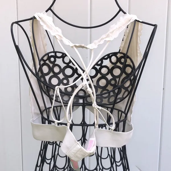 Pink Victoria’s Secret white lace bralette size large floral print causal sexy​​ - Image 4