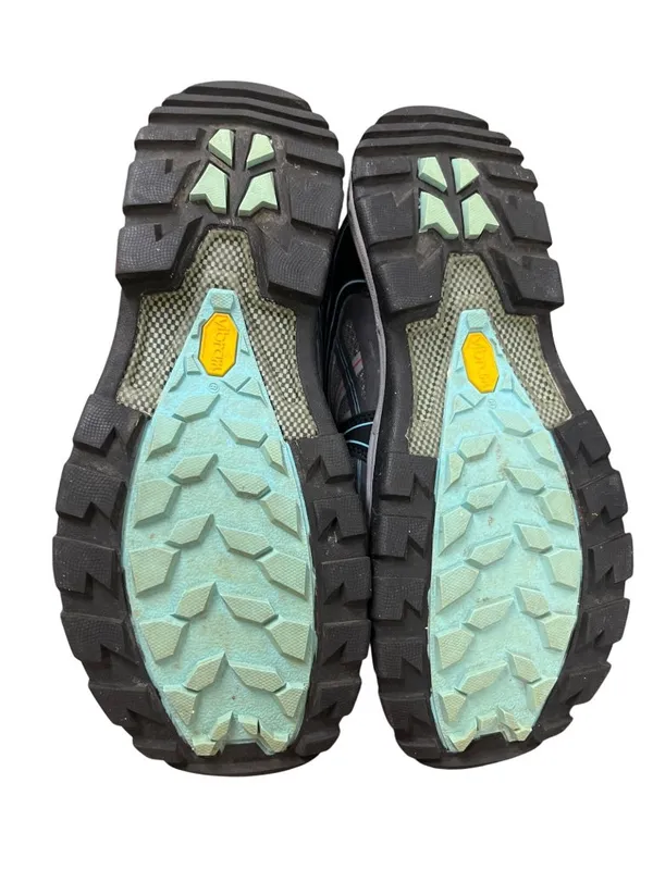 Cabelas Gortex Vibram wms gray low top hiking trail sneakers sz 9M SKU 10,011 - Image 5