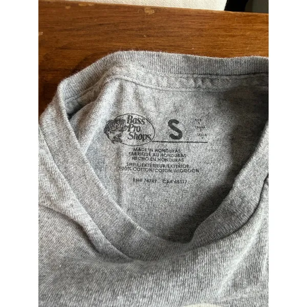 Bass pro shop tshirt small - Image 5