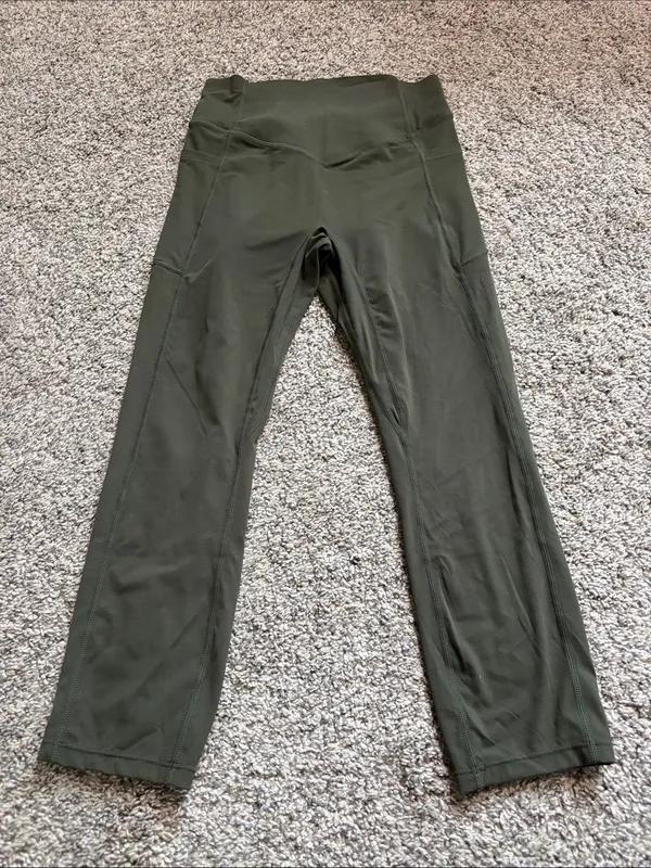 Halara UltraSculpt Scrunch Butt Leggings size small - Image 2