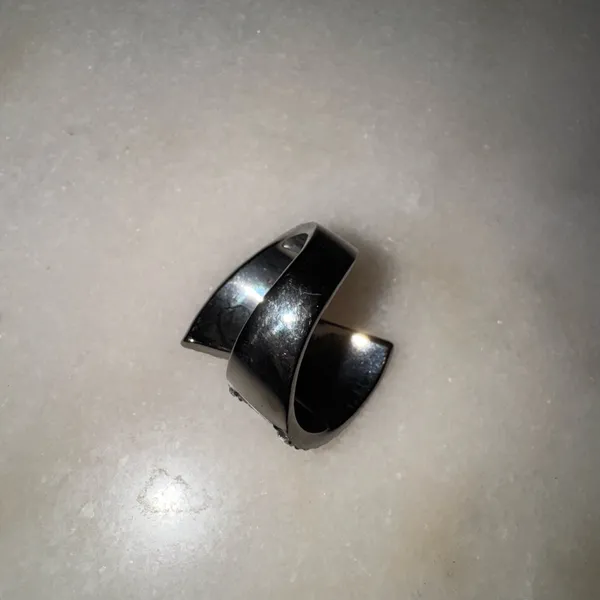 Guess Glitter & stone bypass wrap hematite ring - Image 5