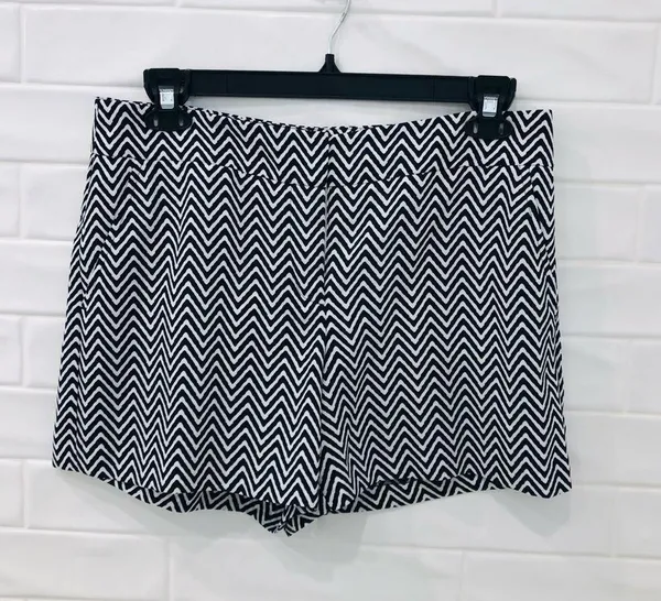 ANN Taylor Chevron Drapey Shorts - Image 5