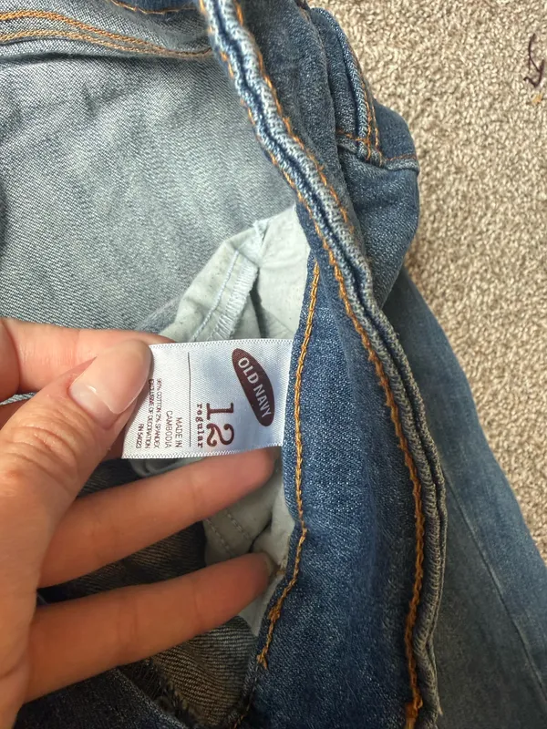 Old navy jean shorts - Image 3