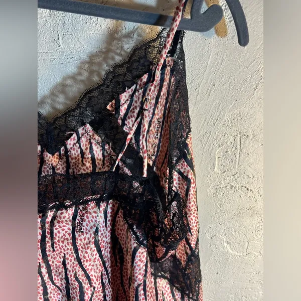 Victoria's Secret Strappy Camisole Lace Trim Tank, lovely print w black lace XL - Image 7
