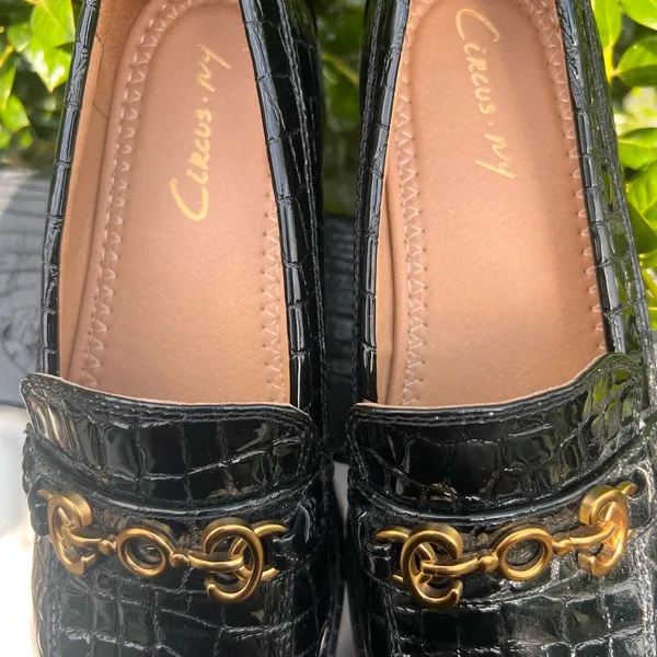 Circus by Sam Edelman Deana Black Croc Patent Loafer. - Image 2