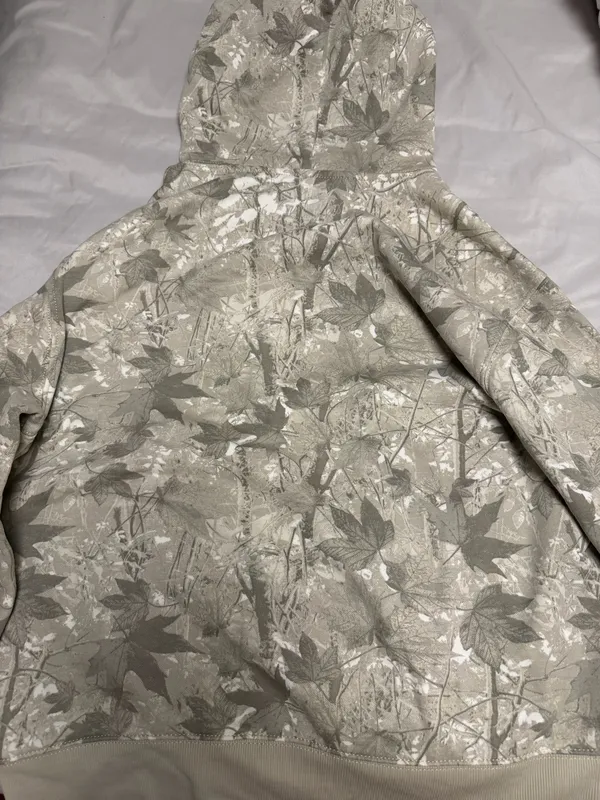 Old Navy Sweatshirt - Image 3