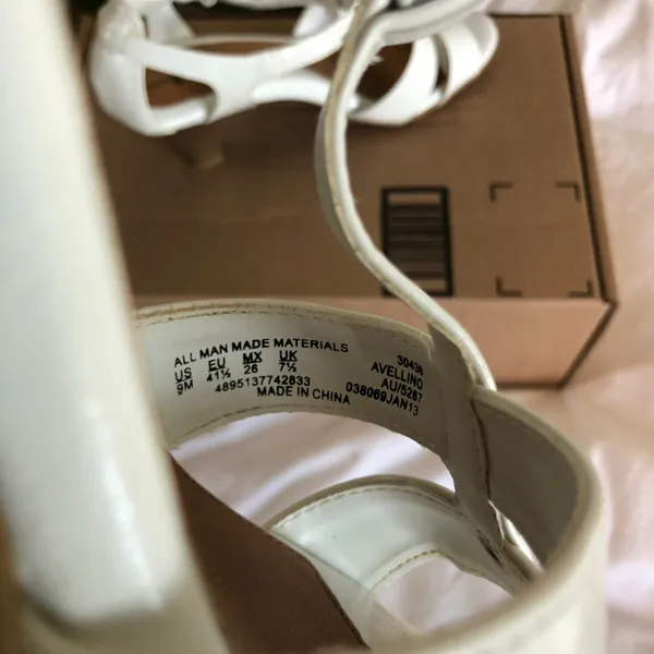 Jaclyn Smith Avellino White Sandal Heels - Image 3
