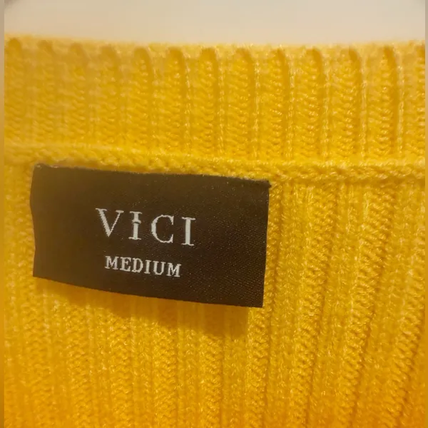 VICI Ribbed Knit Sweater size‎ Medium Yellow Drop Shoulder Crewneck Oversized - Image 3