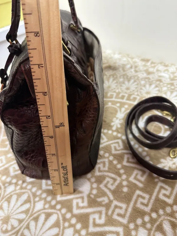 Brahmin Pecan Melbourne Crocodile Embossed Leather Bag with detachable Strap - Image 9