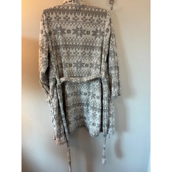Daydream by Berkshire Home Grey Fair Isle Fleece Robe Shawl Collar Medium - Image 3