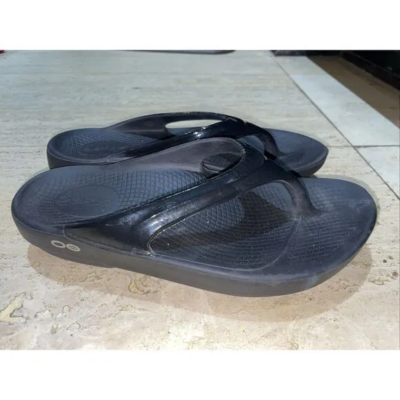 OOFOS Women's Black Flip flops Sandals 6‎ Glossy Strap - Image 4