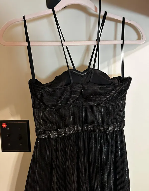 Black Gown Size 0 - Image 4
