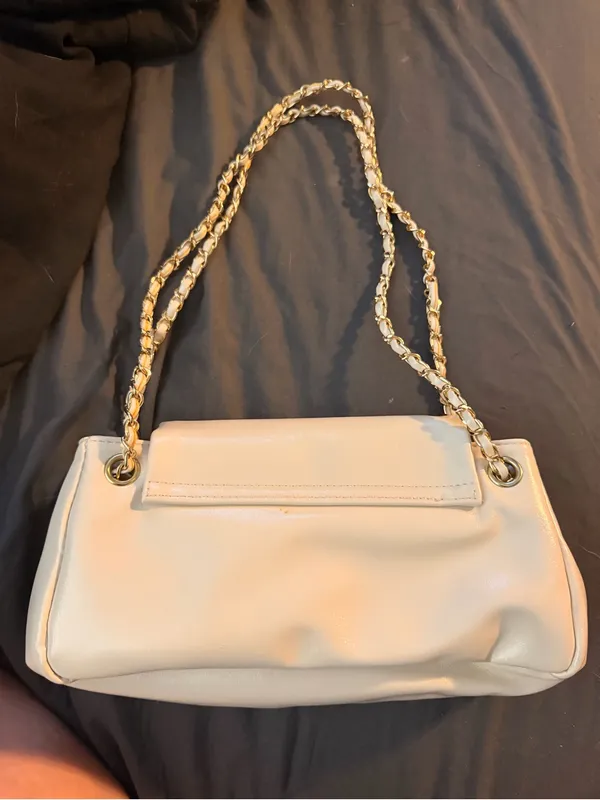 Forever 21 Cream Shoulder Bag with Gold Chain Straps - Image 2