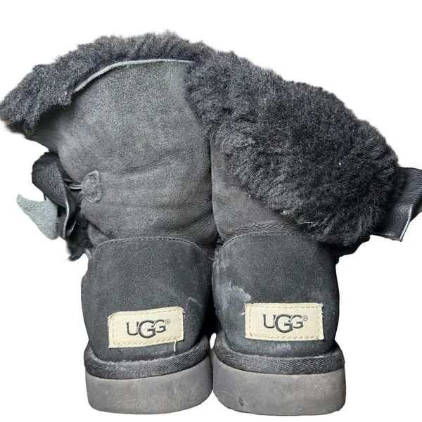 Ugg Daelynn Sheepskin Booties Womens Leather Bow Accent Shearling Winter Size 7 - Image 6