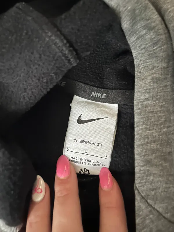Nike hoodie - Image 2