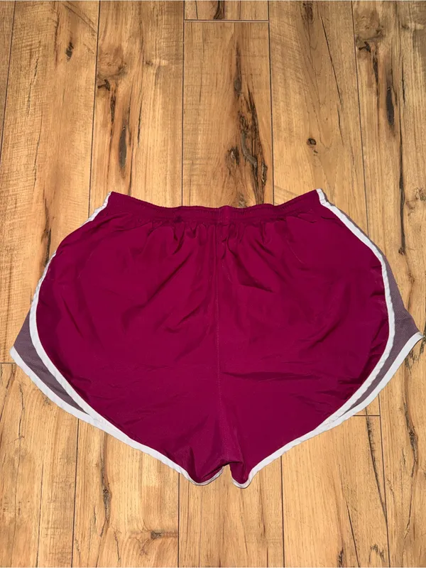 Nike athletic shorts - Image 4