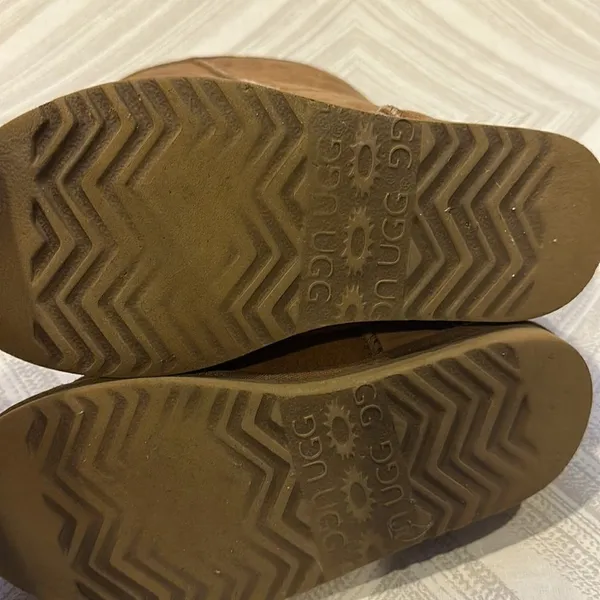 UGG Classic Chestnut Tall Shearling Lined Boots Size 7 - Image 6