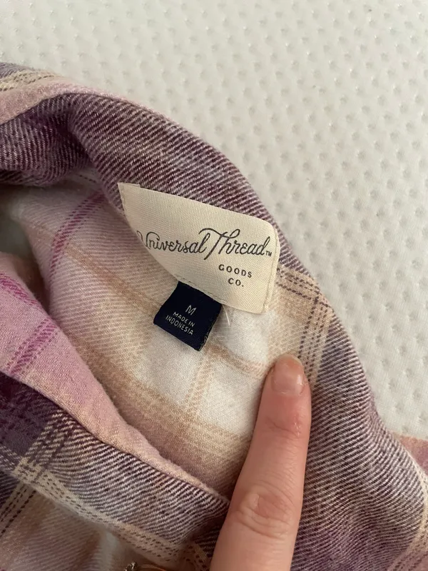 Universal Threads Flannel Size Medium - Image 2