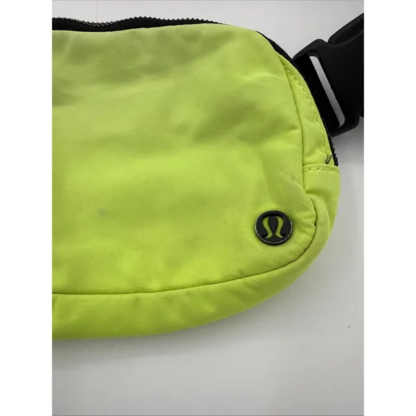 Lululemon Everywhere Belt Bag 1L Highlight Yellow -see Pics - Image 3