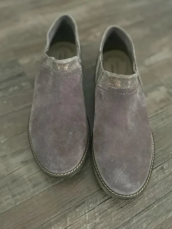 Clarks Collection Ultimate Comfort Taupe Suede Slip On Loafers Women Size 9.5 - Image 5