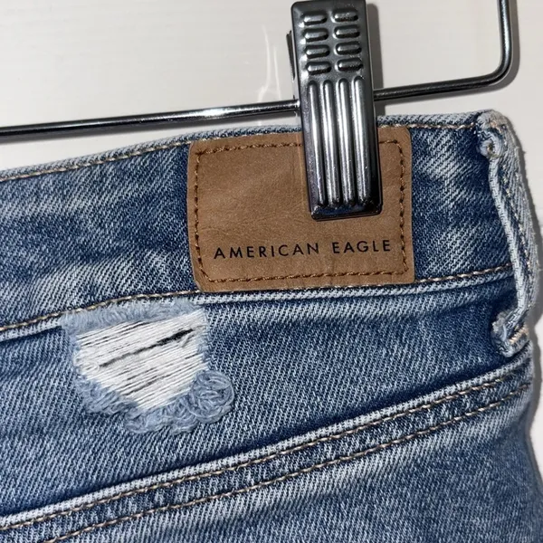 American Eagle Blue Distressed Mom Short Jeans Shorts Size 6 - Image 4