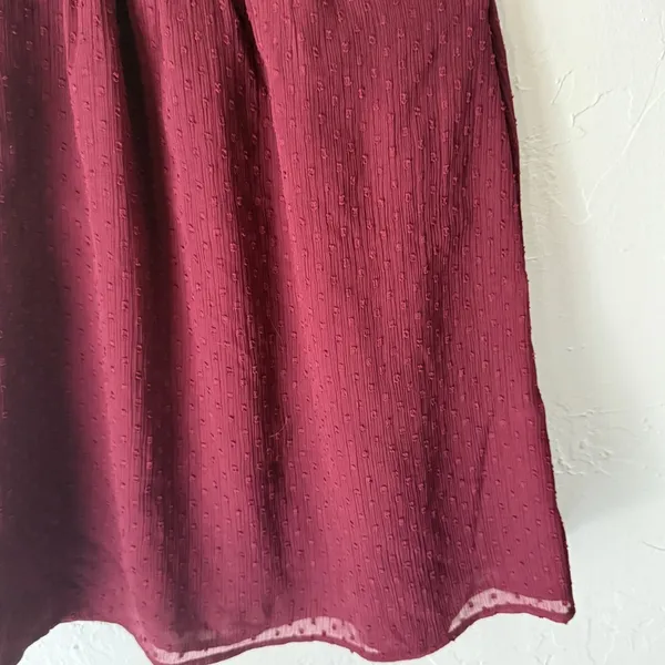 LOFT‎ Burgundy Smocked Neck Swiss Dot Blouse Top Medium Interview Outfit Women - Image 5