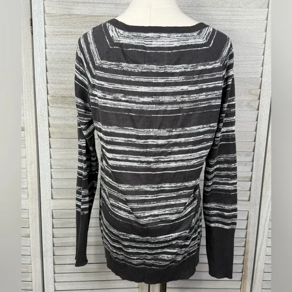CHASER Women's Lightweight Lace Up 100% Linen Sweater Black/White Stripe-Medium - Image 2