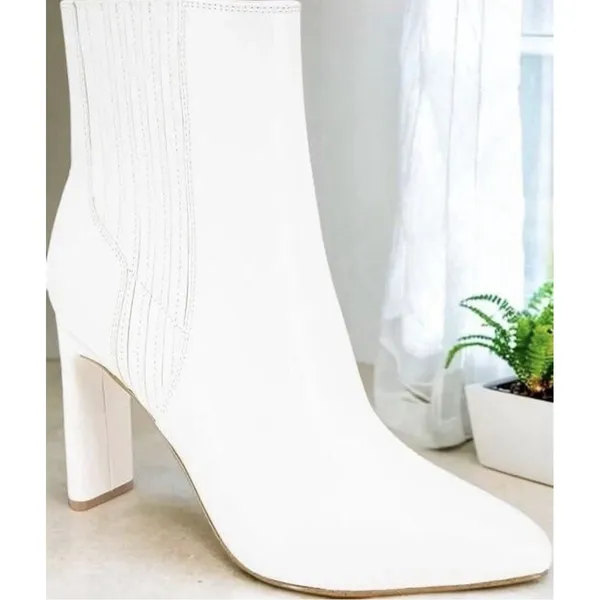 BCBGeneration Women's Cloud Dancer Kalia zipper Pointed Toe Boots Size 6.5 - Image 2