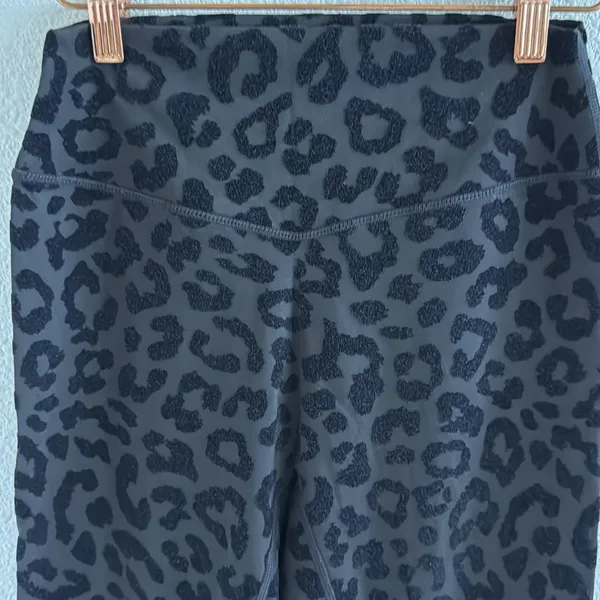 Balance Athletica Vitality High Rise Kingdom Leggings Panther Black Velvet M - Image 4