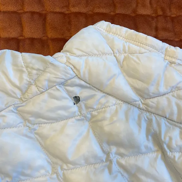 Columbia White Puffer Jacket 🔥 - Image 3