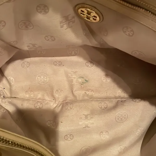 Tory Burch Beige Quilted Leather Marion Tote - Image 13